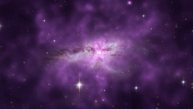 Giant Gas Cloud in System NGC 6240 (NASA, Chandra, 04/30/13)